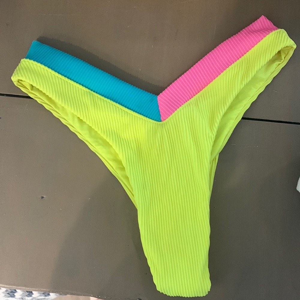 OneOne Swinwear bikini bottoms